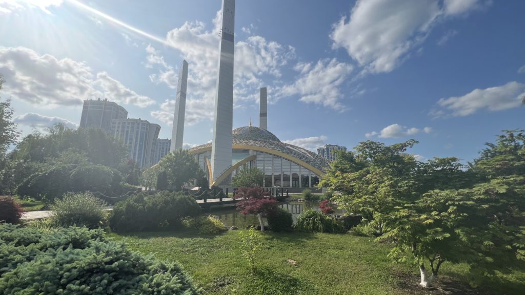 мечеть сердце матери в городе аргун